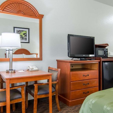 Quality Inn Junction City Near Fort Riley Zewnętrze zdjęcie