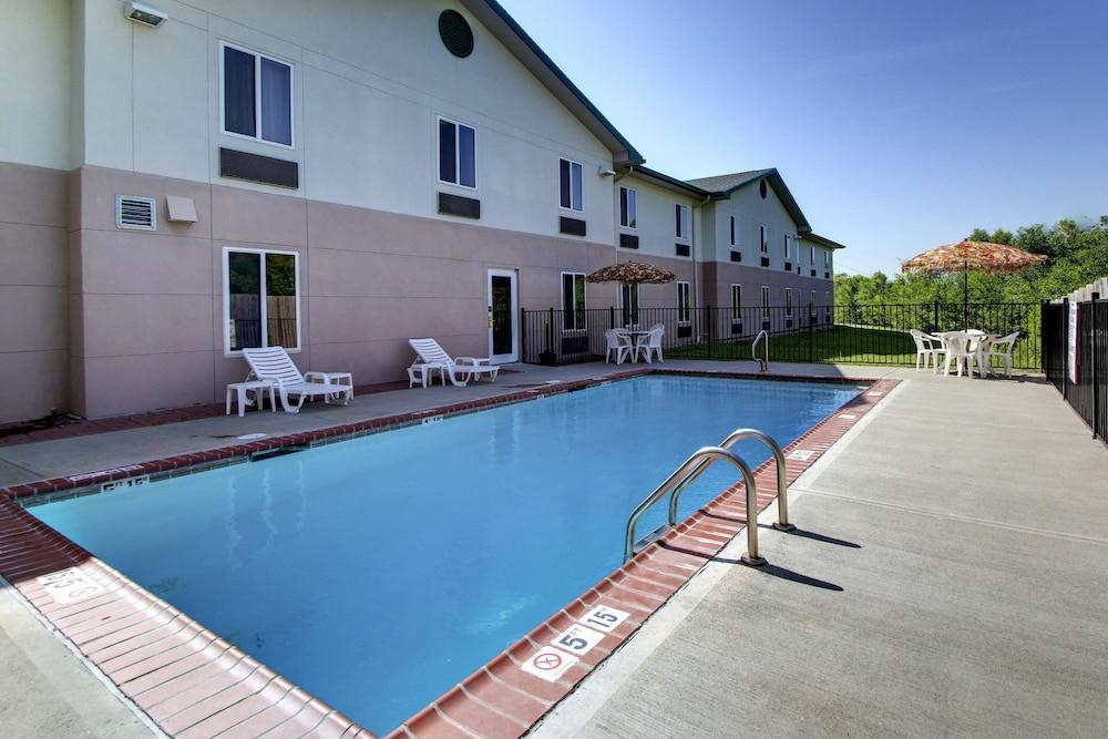 Quality Inn Junction City Near Fort Riley Zewnętrze zdjęcie
