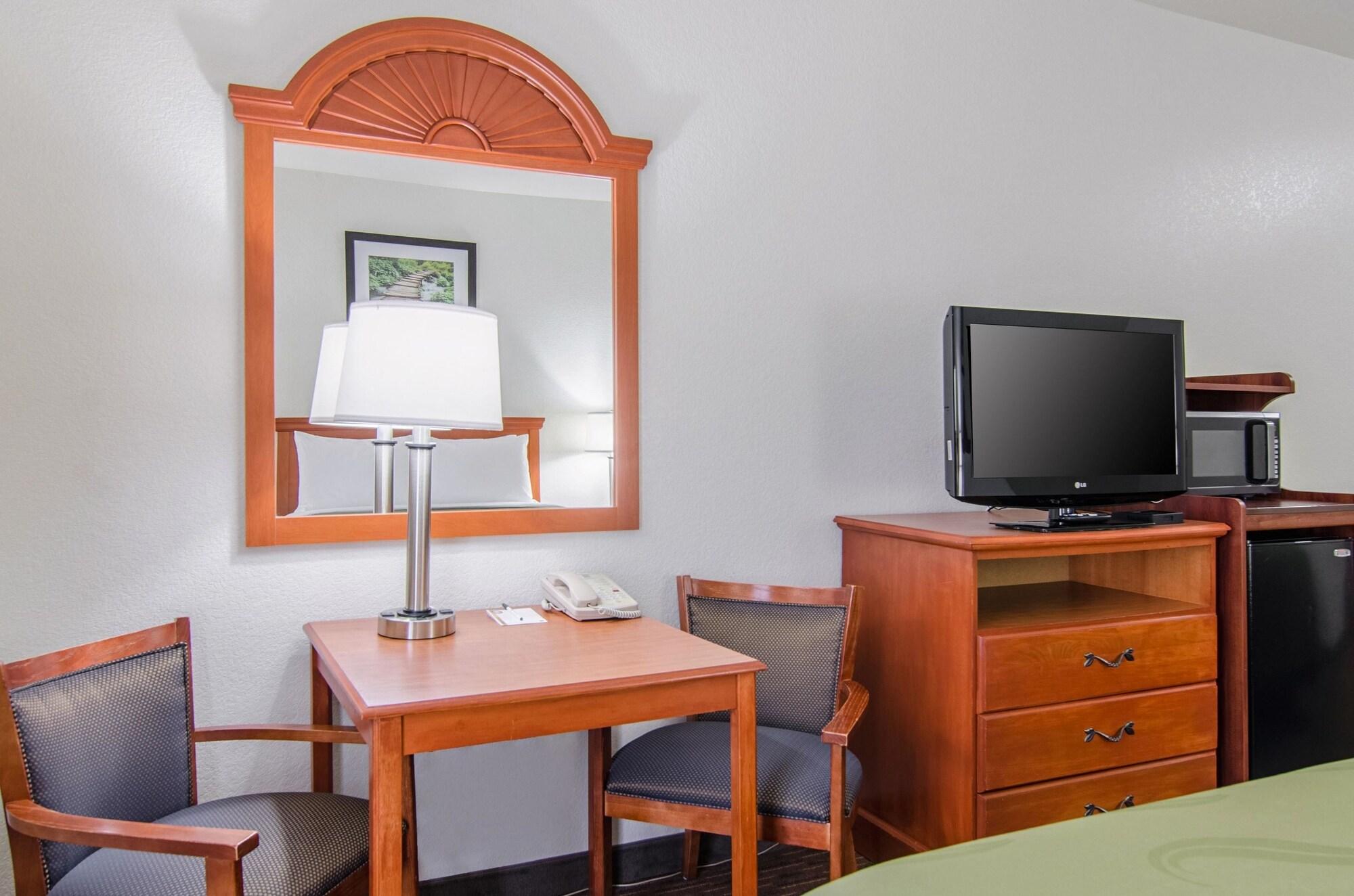 Quality Inn Junction City Near Fort Riley Zewnętrze zdjęcie