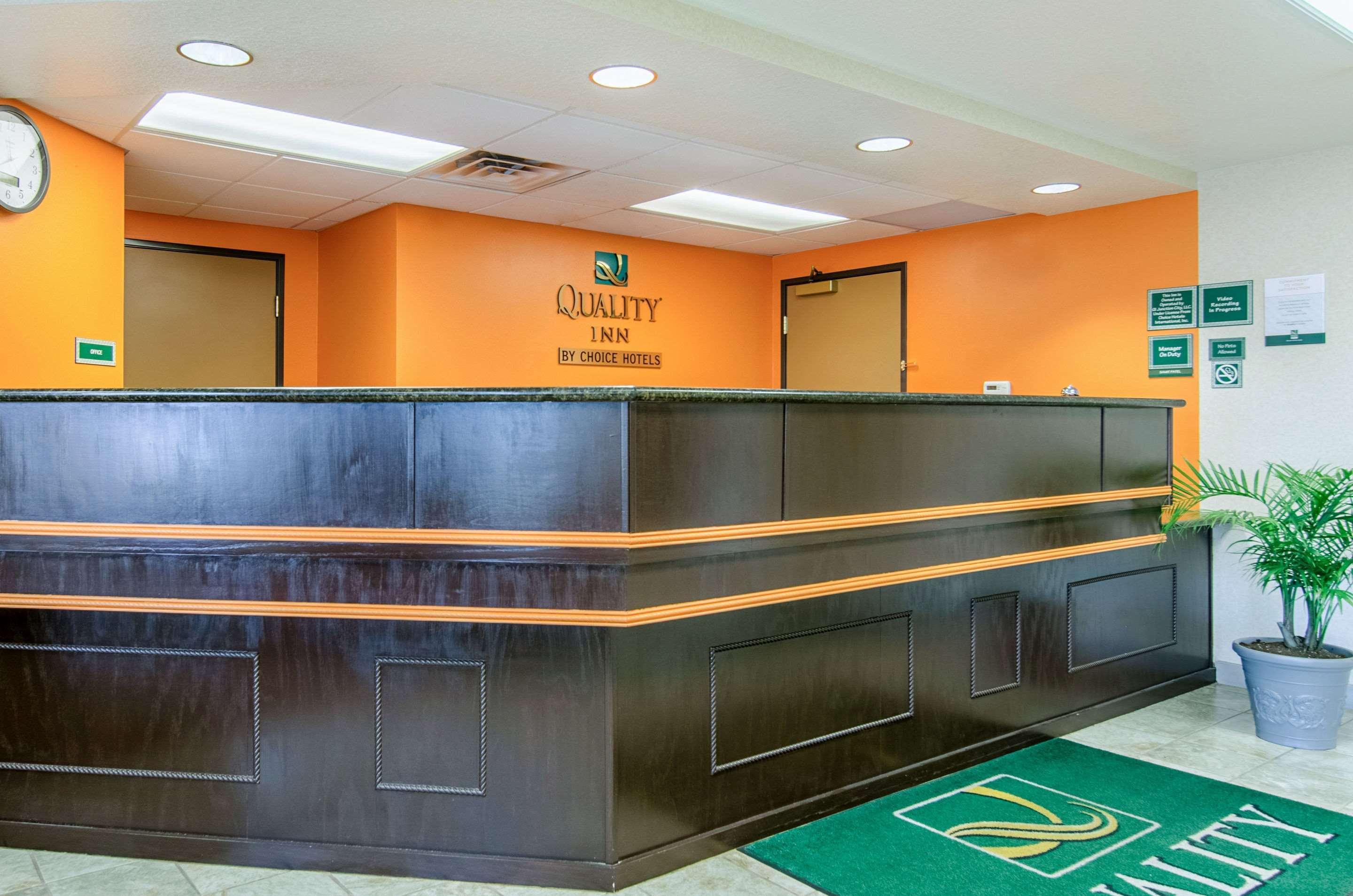 Quality Inn Junction City Near Fort Riley Zewnętrze zdjęcie